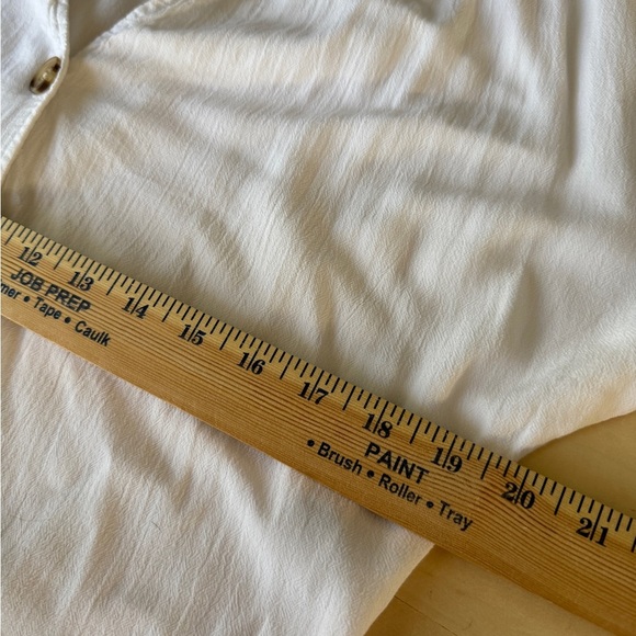 Abercrombie and Fitch White Cropped Batwing Button V -Neck Blouse - Picture 7 of 8